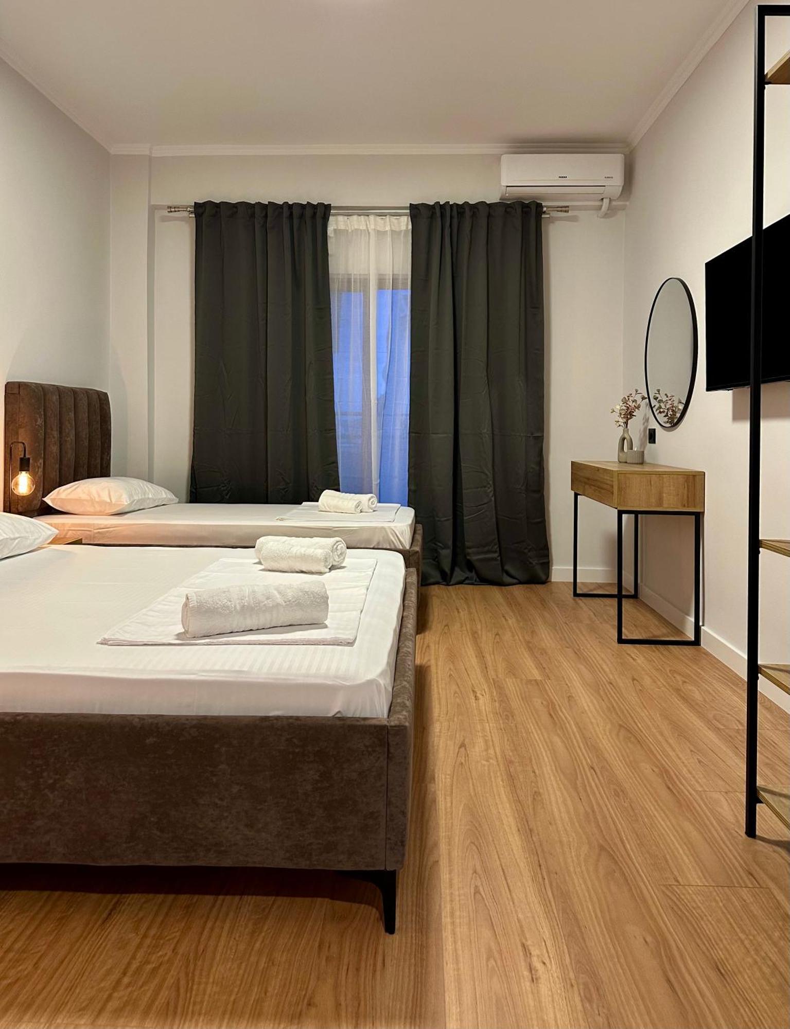 Lidia Apartments Sarandë Esterno foto