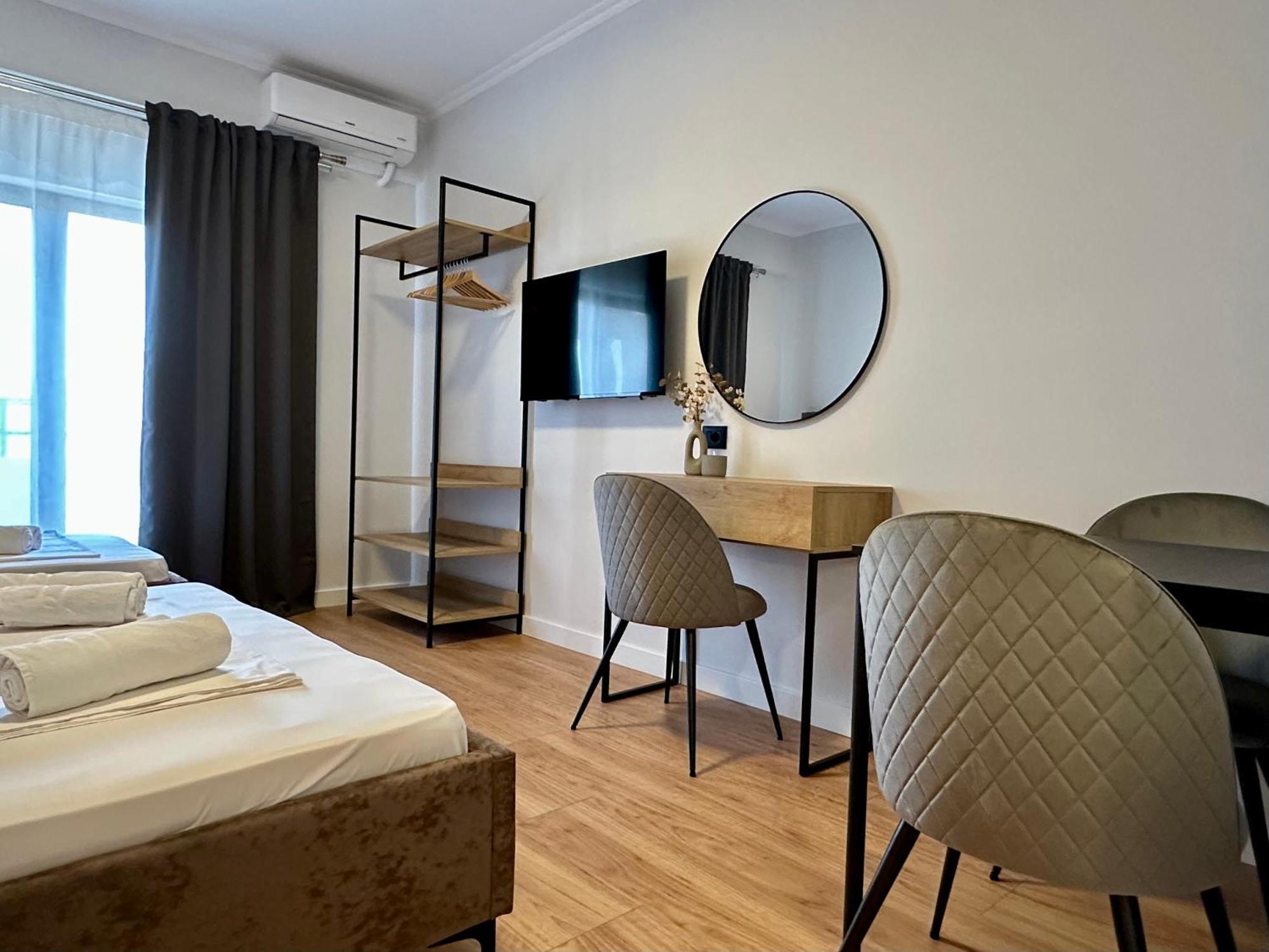 Lidia Apartments Sarandë Esterno foto