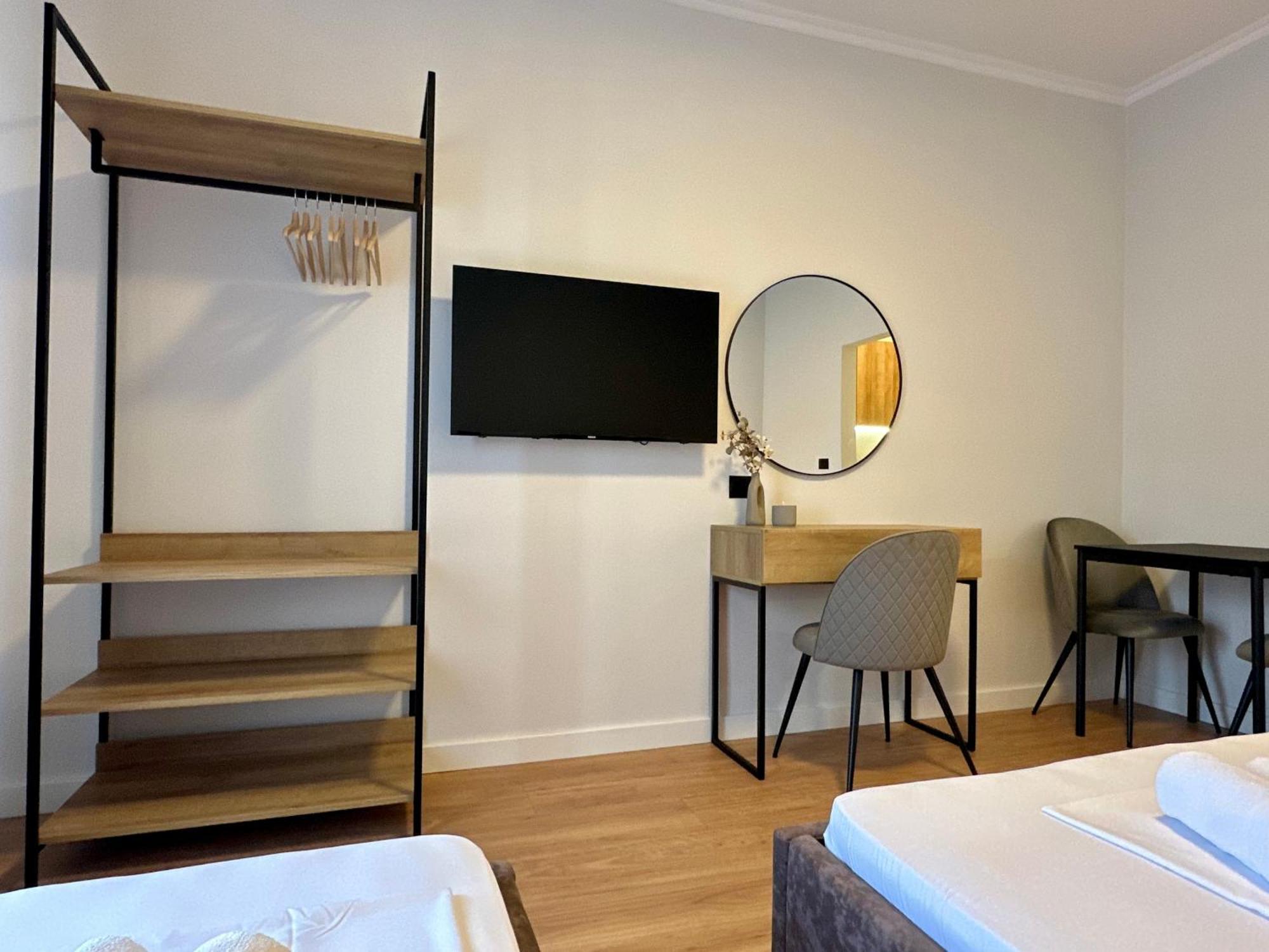Lidia Apartments Sarandë Esterno foto